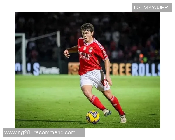 国王杯激战利物浦与本菲卡平局红牌事件引发全场热议与战术分析