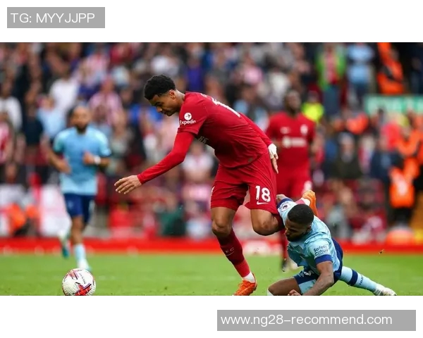 友谊赛精彩回顾拜仁小胜利物浦红牌事件引发全场热议